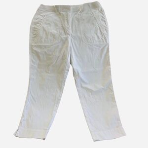 Chico's Women O White Cotton Cropped Zippered Front With Front and Back Pockets